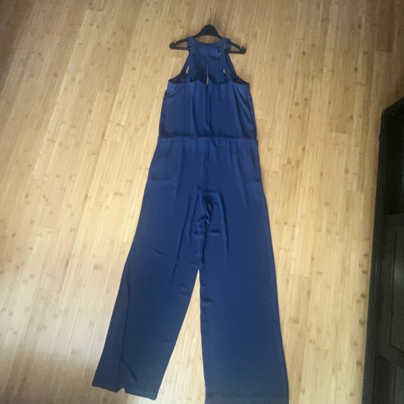 BCBG MAXARIA Calhoun Woman’s navy blue Haltertop Jumpsuit.Size Medium. NWT - Picture 15 of 16